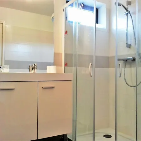 Spacieux Appt 3 Pieces Avec Terrasse Et Parking Au Lavandou - Fr-1-251-331 Ле-Лаванду