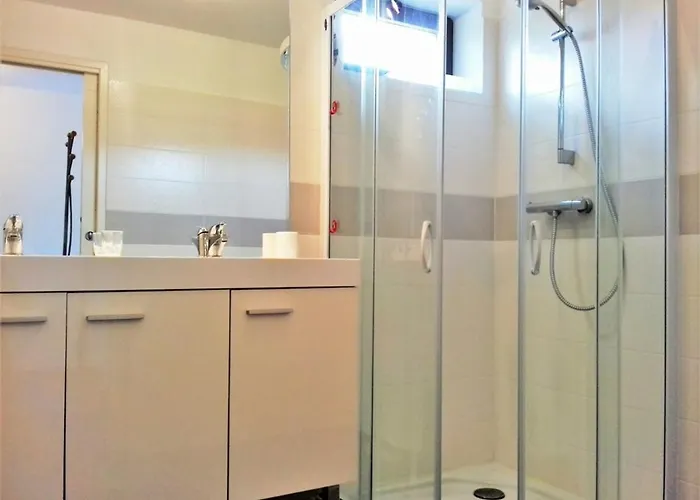 Spacieux Appt 3 Pieces Avec Terrasse Et Parking Au Lavandou - Fr-1-251-331 Le Lavandou