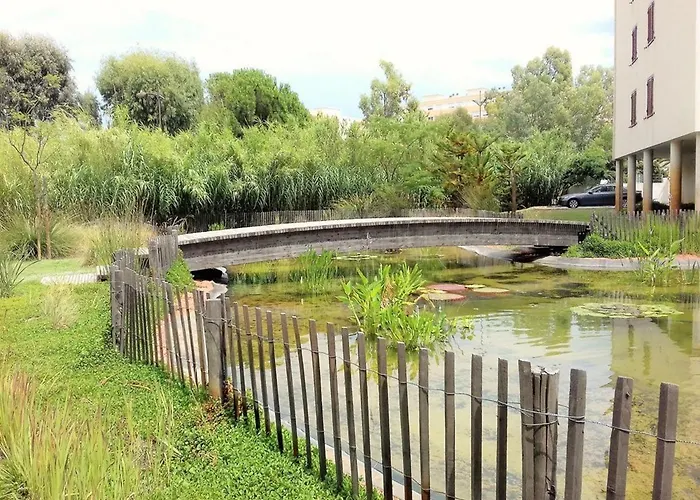 Spacieux Appt 3 Pieces Avec Terrasse Et Parking Au Lavandou - Fr-1-251-331