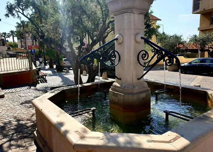 Spacieux Appt 3 Pieces Avec Terrasse Et Parking Au Lavandou - Fr-1-251-331 * 勒拉旺杜